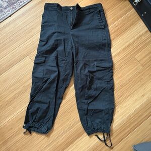 Old Navy Black Cargo Pants with Elastic Waist and Tie Ankles - Size L GUC